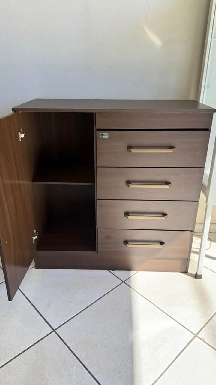 Cômoda com 4 Gavetas e 1 Porta mdf Nova - Foto 2