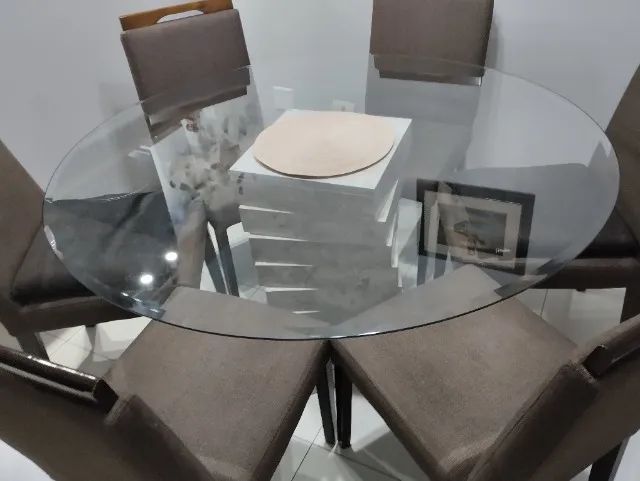 Conjunto Mesa e Cadeiras Lindo - Foto 2