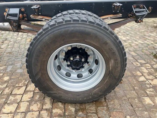 VW 17190 Worker no chassi 2013  - Foto 11