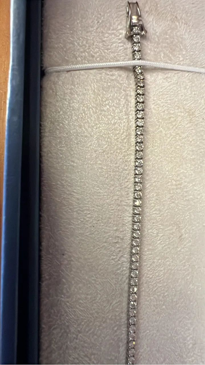 Vendo Riviera em Ouro Branco e Diamantes de 2 pts com 21 cm!!