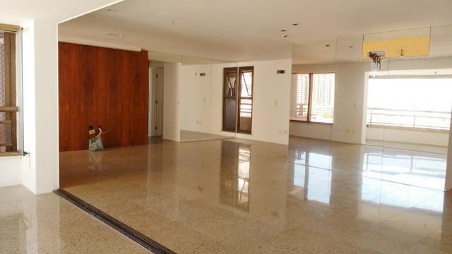 Ed Lucca apartamento amplo e ventilado com localização privilegiada - Foto 2