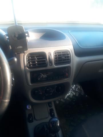 Vendo reno 1.0 16v tudo funcionando perfeitamente - Foto 2