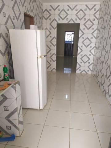 Vendo ou troco casa, 2 quartos 1 suite,garagem, sala, quintal, banheiro, cozinha e etc - Foto 6