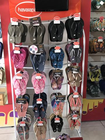 Vendo 3 gôndolas de Havaianas ou sandálias em geral - Foto 3