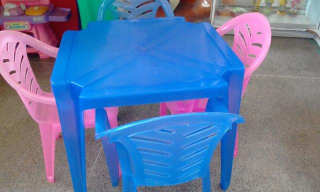 Vende se mesas infantil