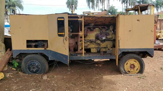 Compressor de Ar Parafuso Atlas copco motor scania 112 poço artesiano