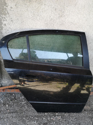 Porta Traseira Vectra 2006 ( Lado Direito / com Vidro )