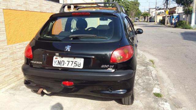 Peugeot 206 Ano 2008/2008 câmbio manual, 4p, motor 1.4 com Kit Gás - Foto 4