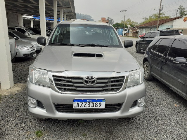 Hilux 3.0 4x4 Diesel Cambio Manual - 2015 - Aceita Troca - Foto 2