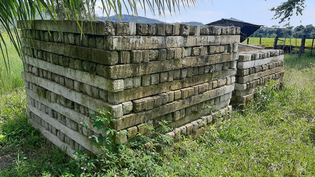 Estacas Pré-Moldadas de Concreto Para Cercas com 2 m de Comprimento