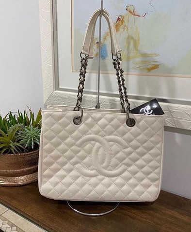 Chenel shopper