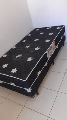 Vendo cama de solteiro
