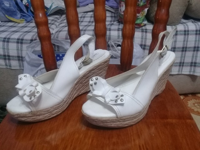 Vendo Lote com Roupas , Sapatos e Bolsas - Foto 2