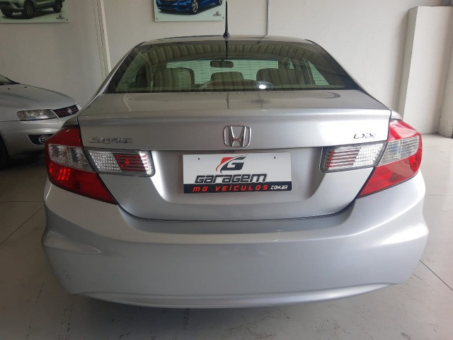 Civic 1.8 LXS Manual 15/16 (Veiculo possui passagem por leilão de financeira ) - Foto 4