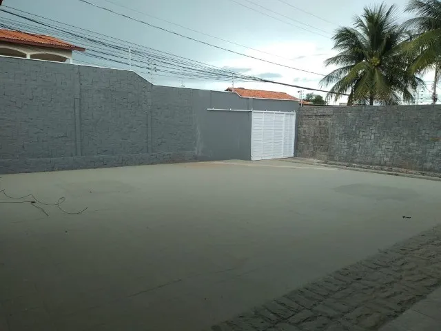 Casa no calhau + de 14 ambientes e 10 vagas de garagem,200 m² da av holandeses.