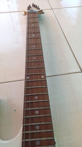 Vendo guitarra funcionando 