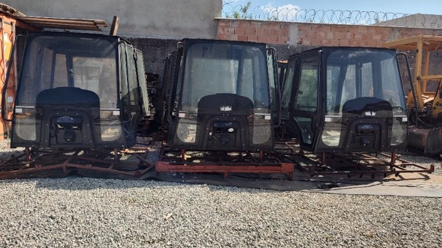 Cabine fechada JCB 3CX nova p/n 339/40439 - Foto 2