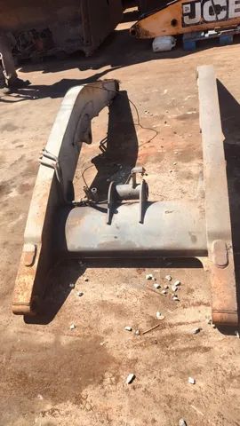 Braço ?H? (Braço carregadeira) Retroescavadeira Volvo BL60B - Bl70B p/n VOE 15023693 - Foto 4