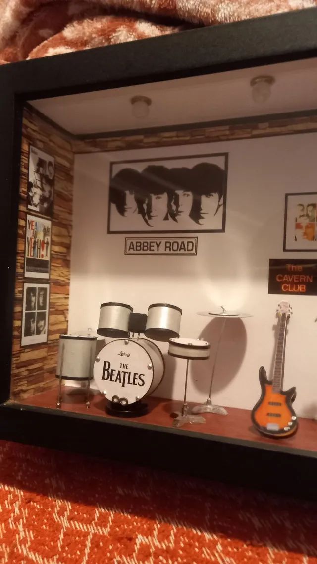 The Beatles..mini palco importado... - Foto 4