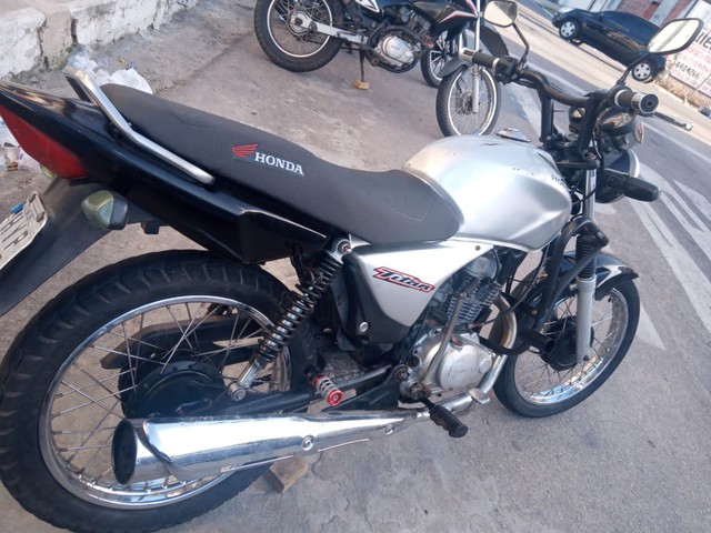 Moto Titan 