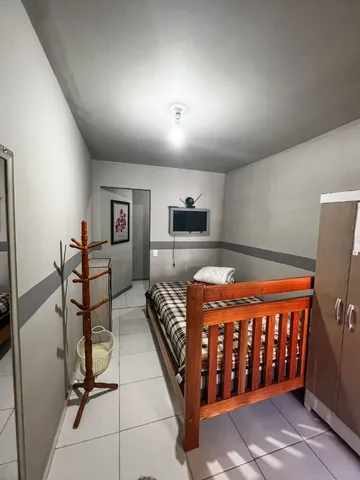 Aluguel de quarto mobiliado para solteiro ou solteira. Sem contas e sem fiador.