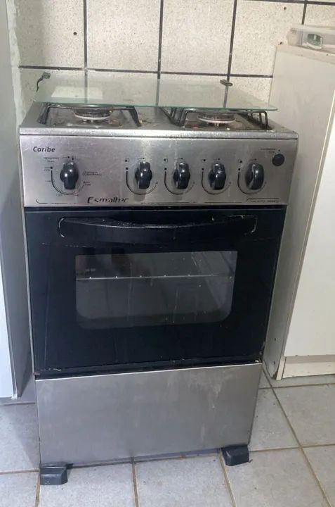 FOGAO 4 BOCAS FUCIONANDO TUDO FORNO QUASE NAO USADO - Foto 2