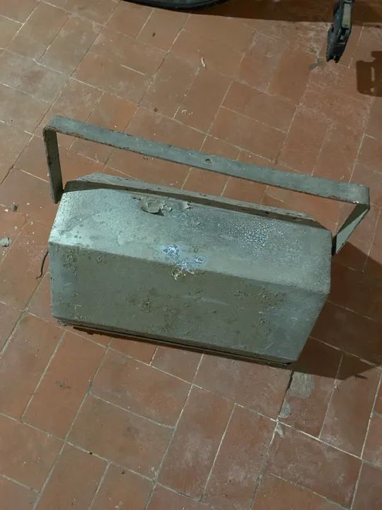 Refletor Retangular para Lâmpadas com grade - Foto 4