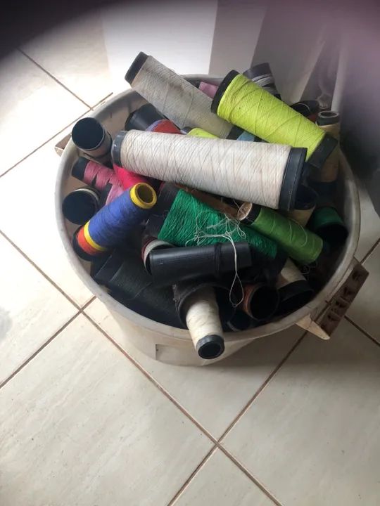 Fio de Costura - Diversas Cores - Foto 2