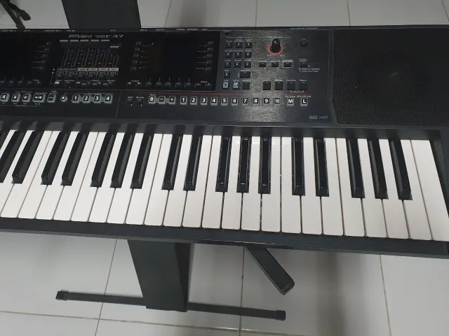 Teclado Roland E-A7 muito novo! nunca usado em shows!