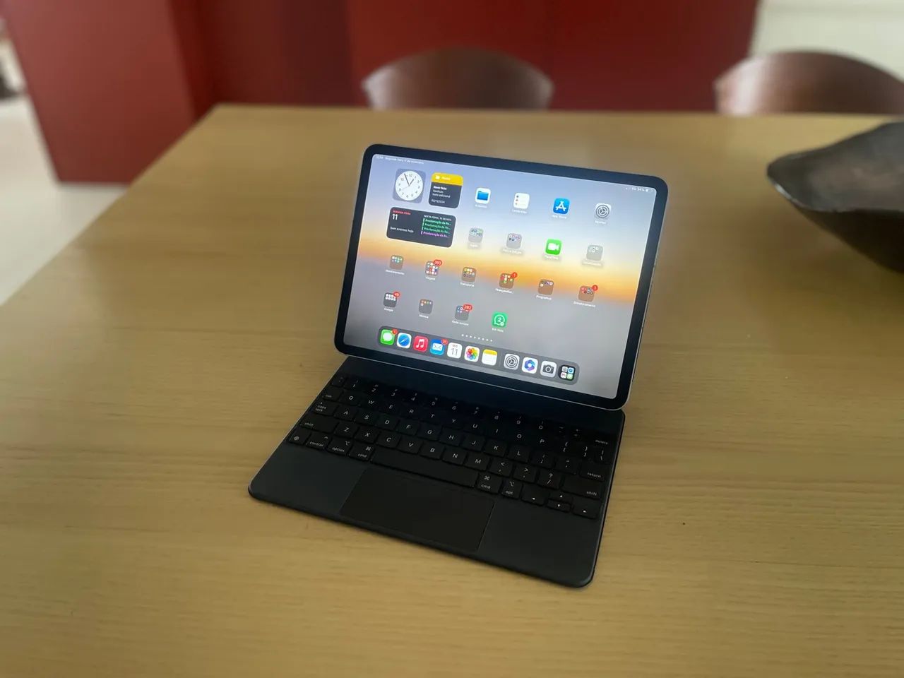 iPad Pro 11 pol 4 geração com teclado e bolsa - 512 GB