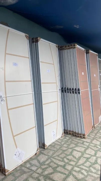 Portas de madeira 2,14x84 74 64  com portal de alumínio completa.  - Foto 4