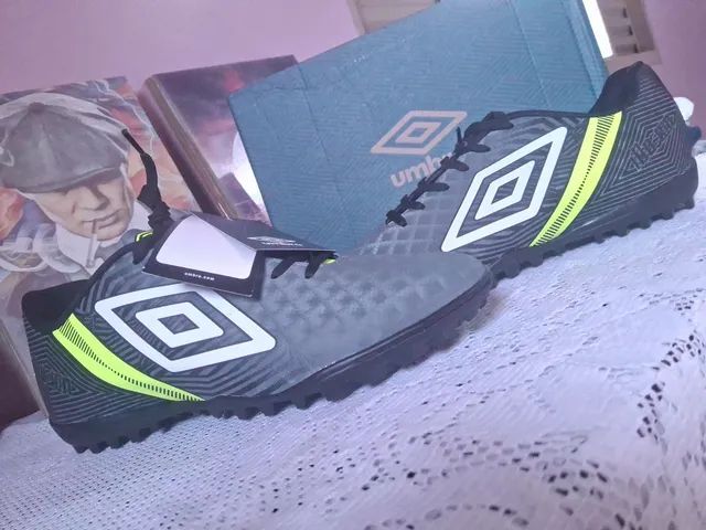 Chuteira Society Umbro, Número 39!