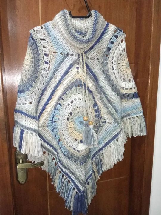 Poncho Crochê - Azul e Bege - Foto 4