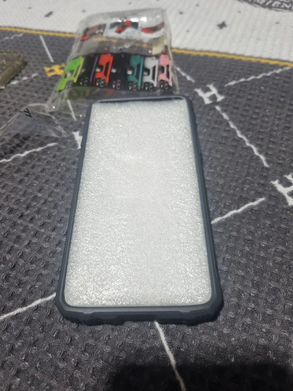 Capa para Celular com Suporte e Design Robusto - Foto 2