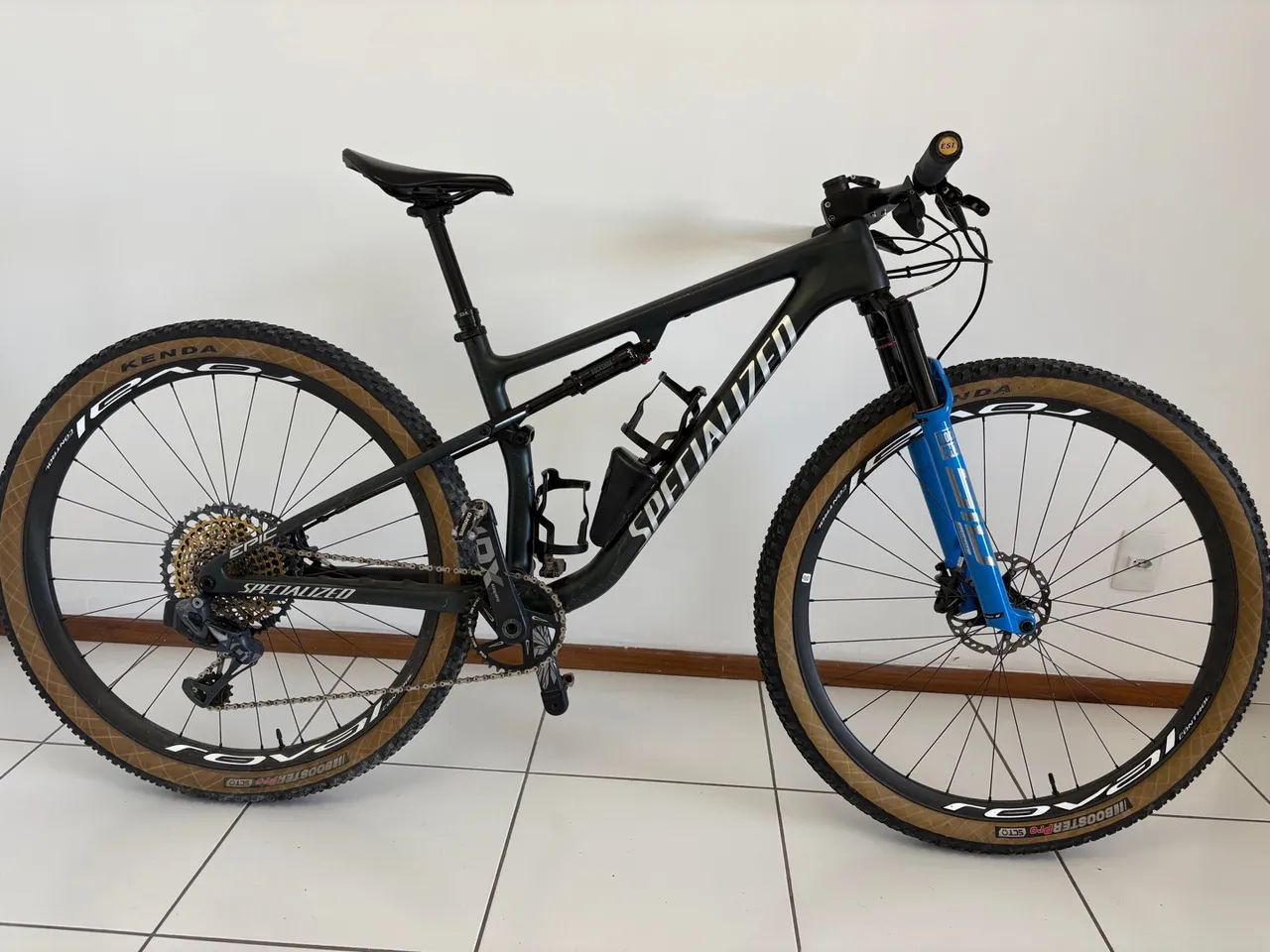 Specialized Epic Evo Carbono- tam 17