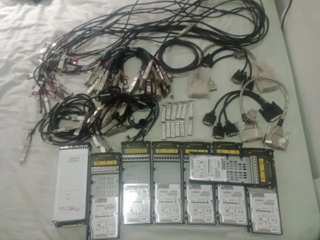 Lote de Dispositivos de rede Switches, Firewall, Roteador e Acessórios - Foto 2