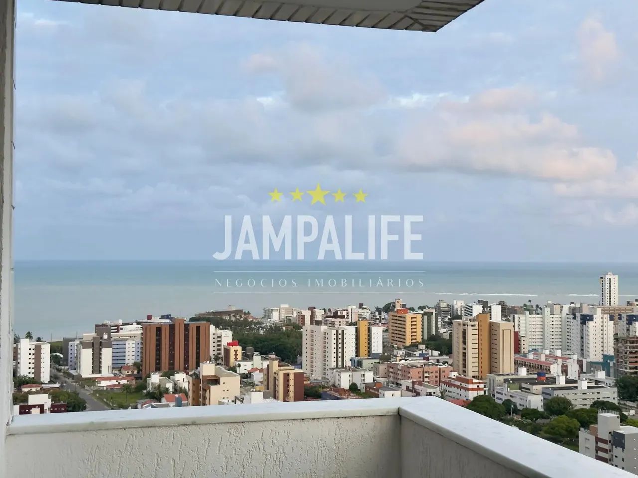 Cobertura no Bessa com vista de tirar o fôlego