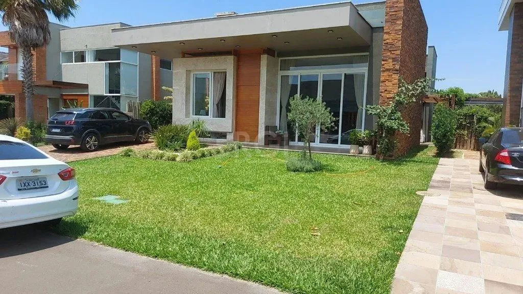 Casa Condominio para Venda - 250m², 4 dormitórios, sendo 4 suites, 2 vagas - Atlântida