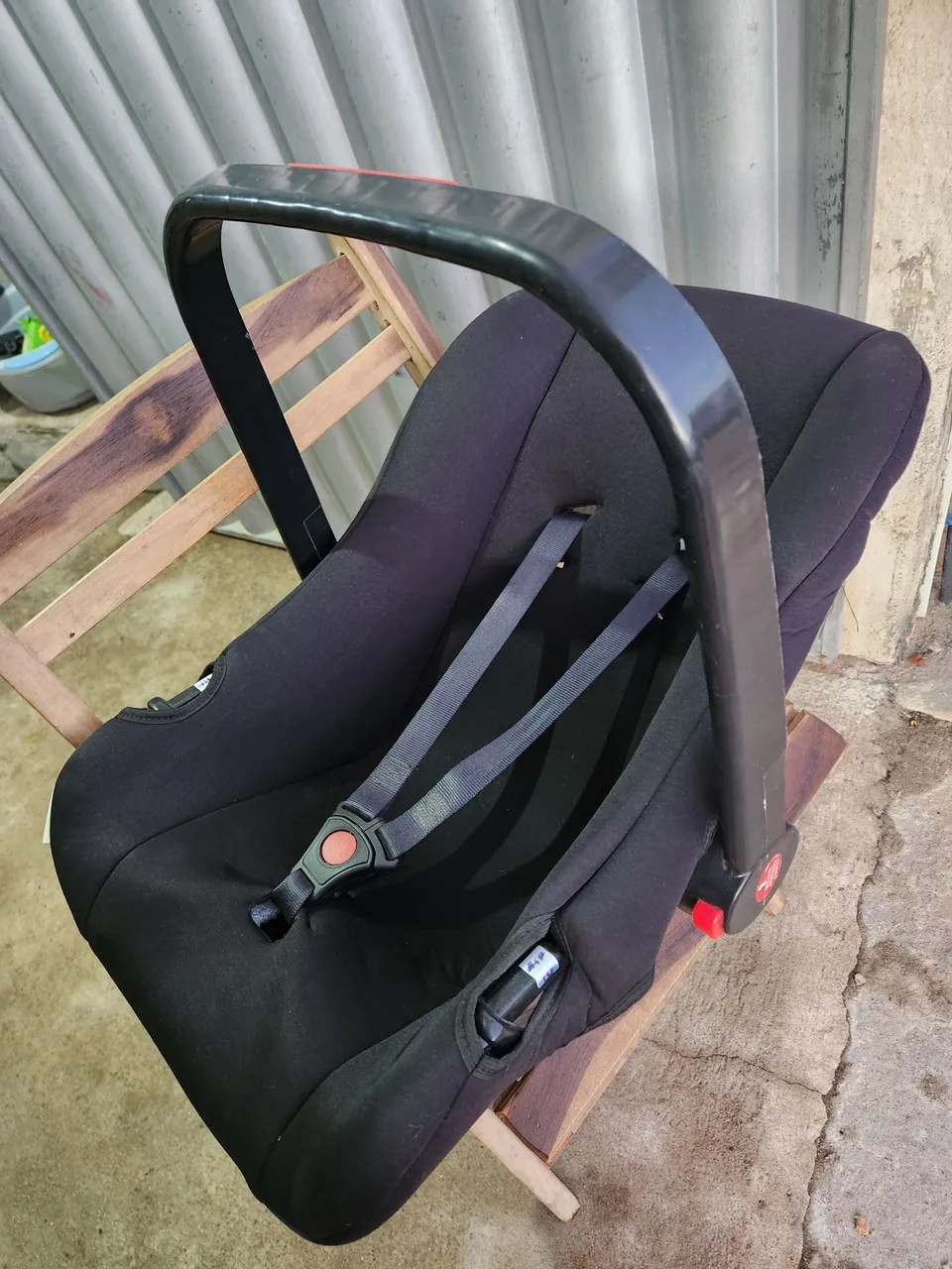 Bebê Conforto Preto com Cinto de Segurança