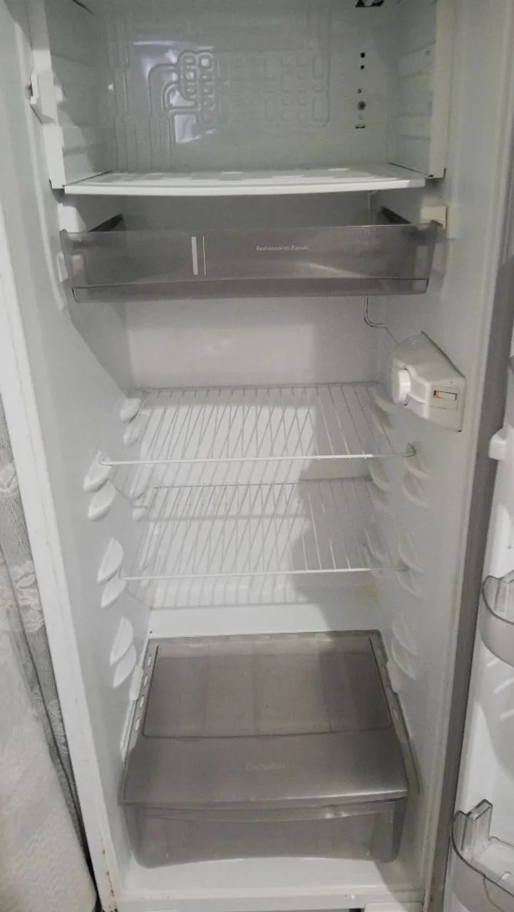 Geladeira Esmaltec - Foto 2