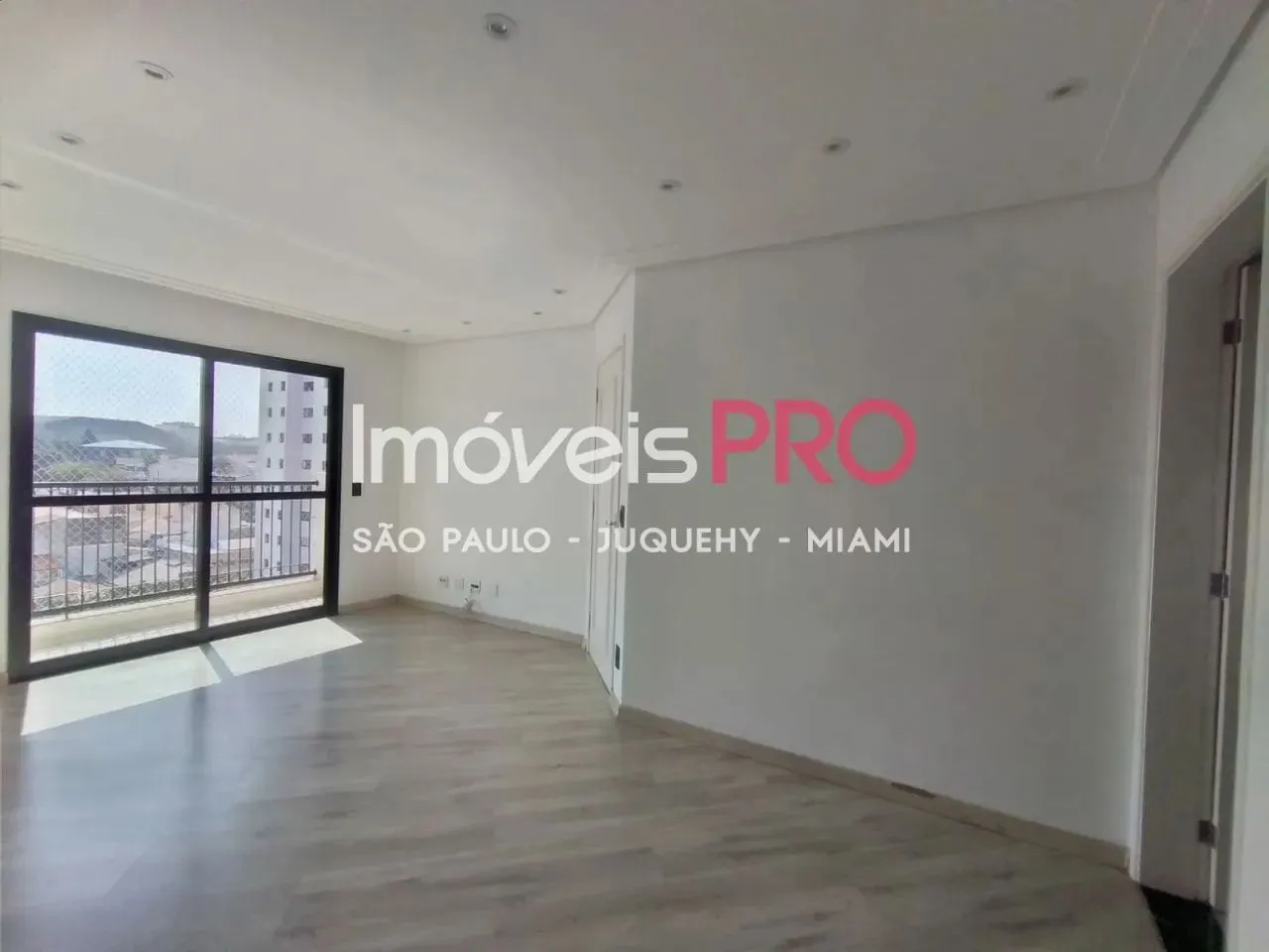 Excelente Condominio - Predio semi Novo - Lazer Club! 3 dor(suite) 2 vgs determinadas!