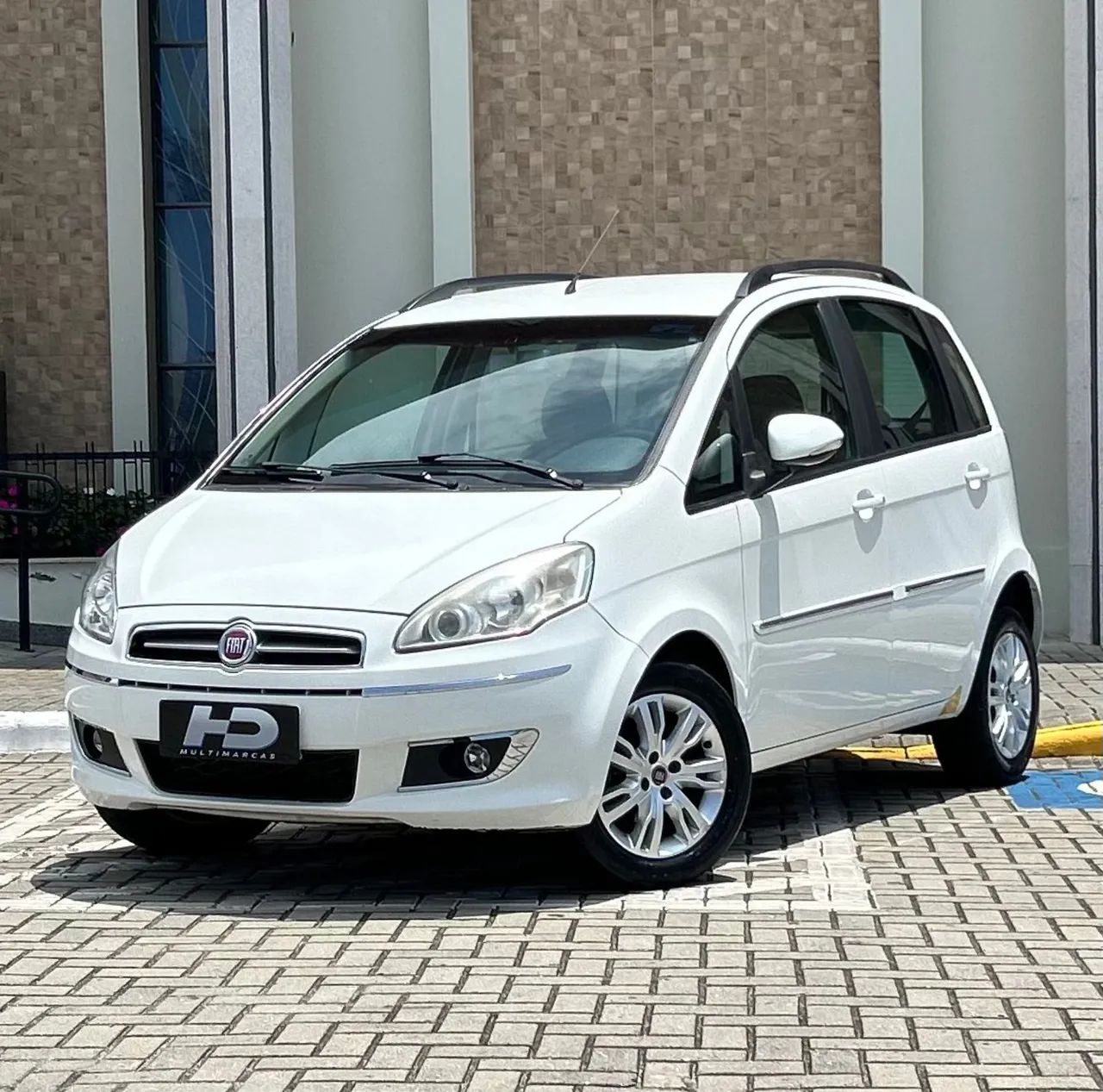 Fiat Idea Attractive 1.4 Fire Flex 8V 5P 2014 - Foto 3