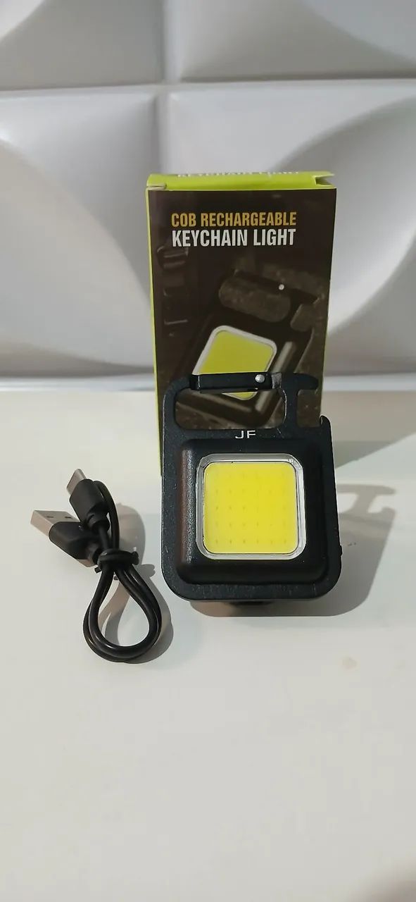 Mini Lanterna LED Recarregável - Chaveiro