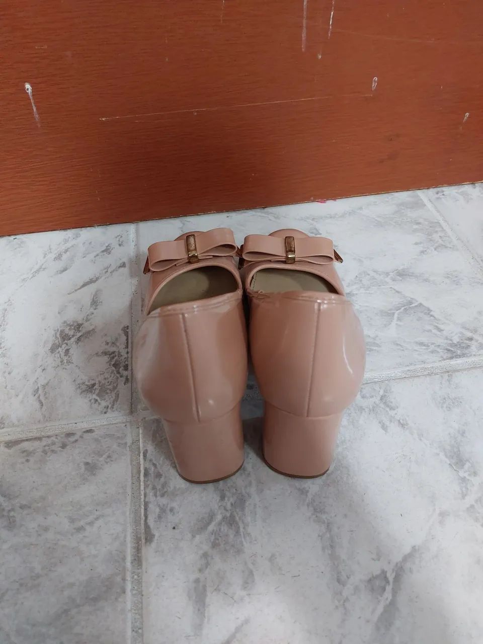 Sapatos de salto rosa com laço - Foto 3
