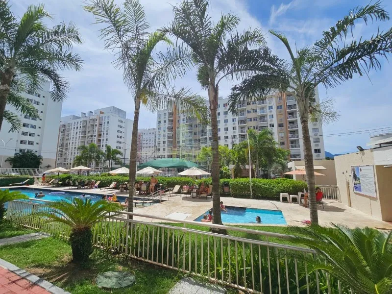Apartamento à venda no Anil, Rio de Janeiro-RJ: 2 quartos, sala ampla e vaga de garagem. A