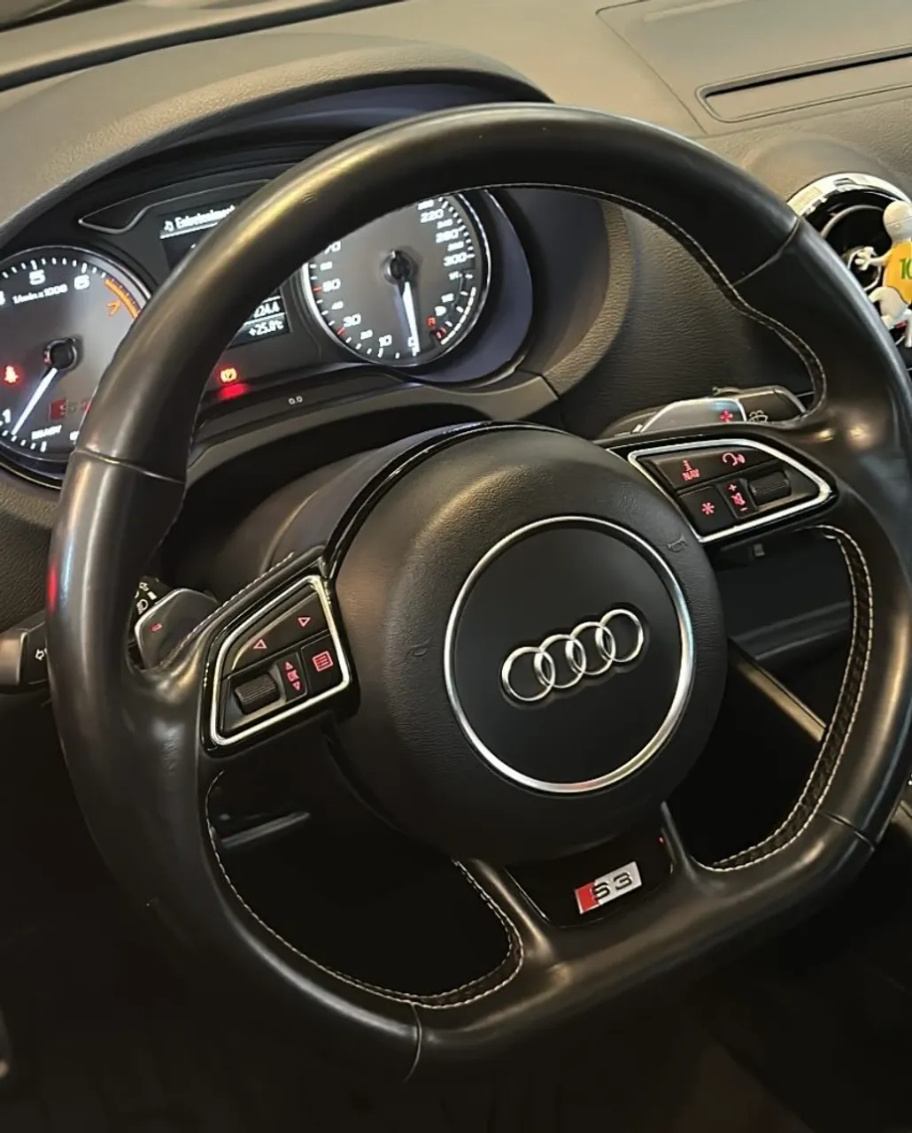 Volante Audi S3 com Costura Branca original com airbag