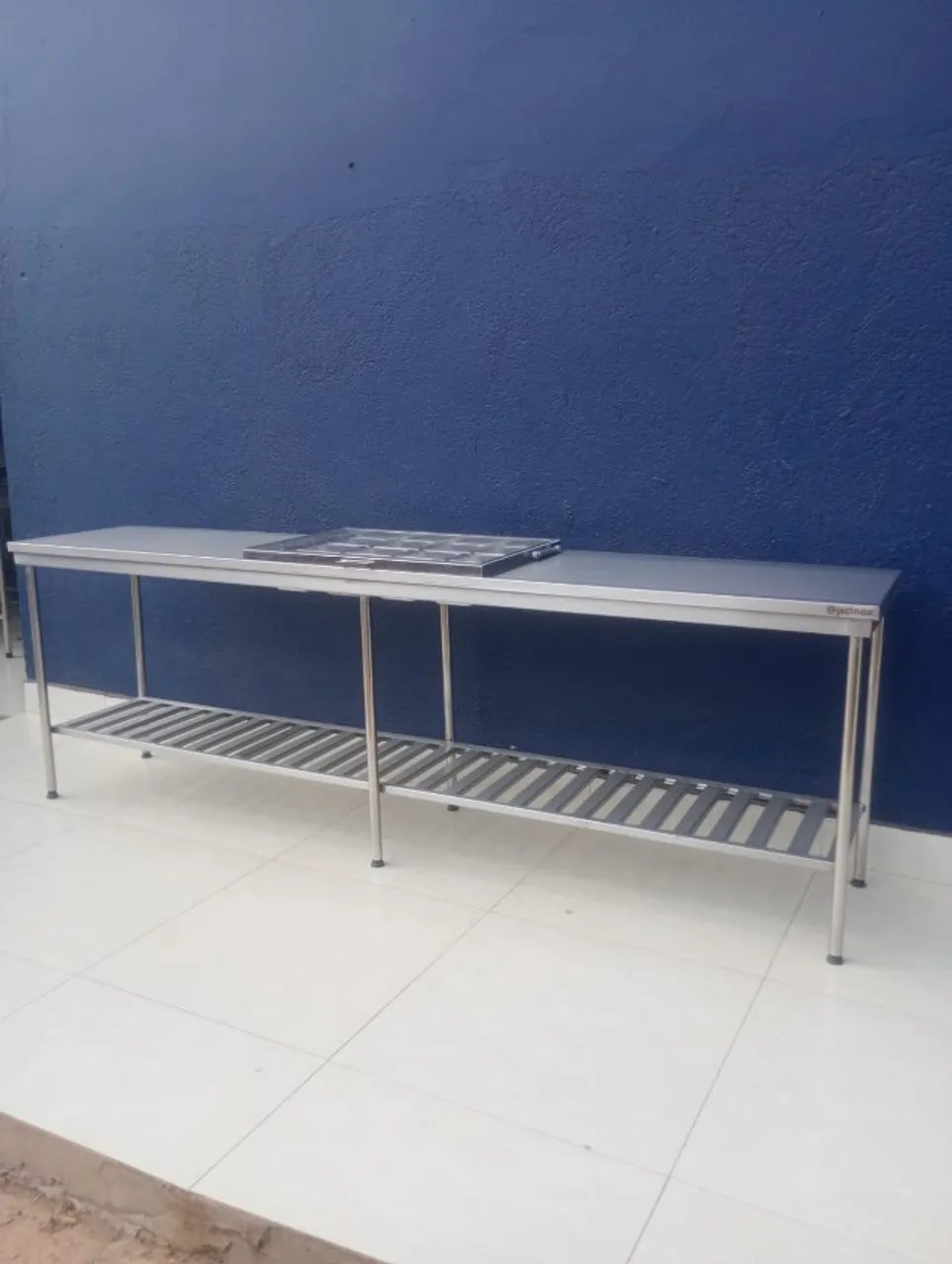 Mesa condimentadora com 12 cubas gn pequenas