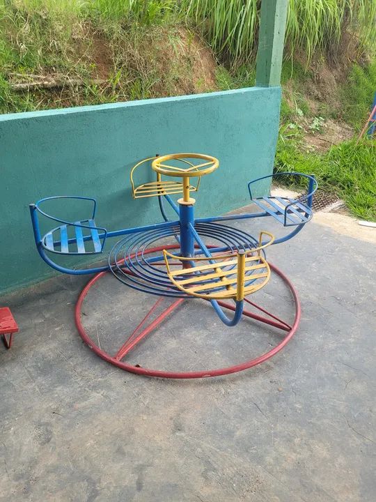 Escorrega Infantil,gira gira, gangorra de metal - Foto 5