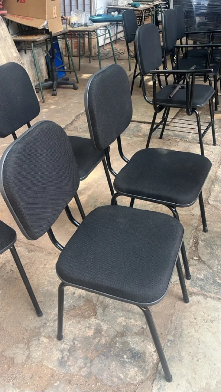 Cadeiras mesa e longarinas para escritório ou estudo