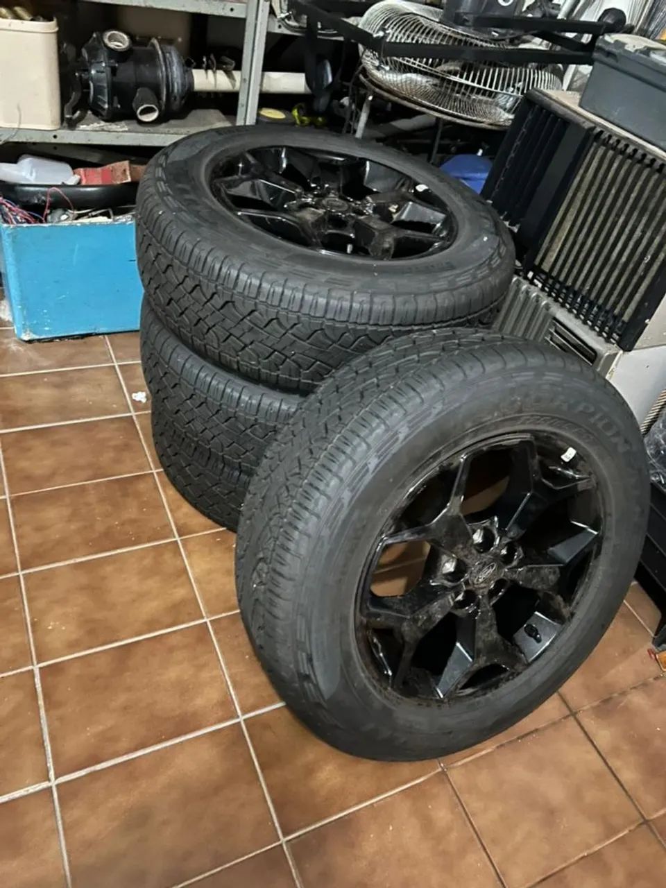 Pneus Pirelli novinhos medida 225/65R17 Scorpion ATR - Foto 3